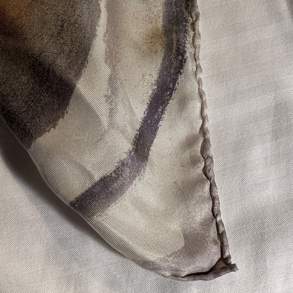 ROBERT LEE MORRIS 100% silk  Woman's Scarf in Cream, Brown & dark gray - Picture 7 of 12